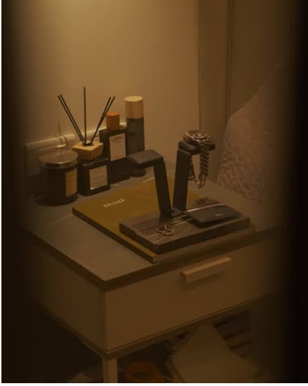 Pietra watch stand